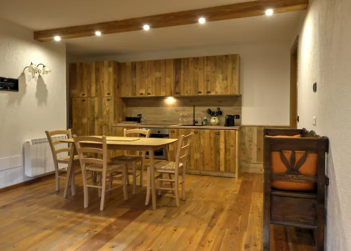 Bois Du Mont Blanc Courmayeur